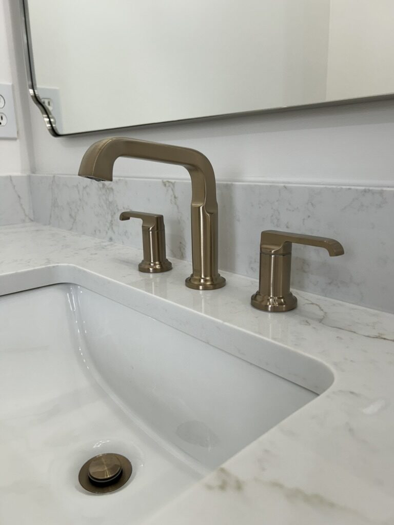 Marble vanity in a Murfreesboro, TN bathroom